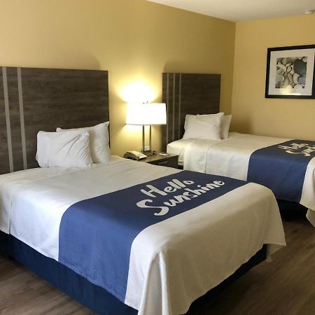 Days Inn By Wyndham Cape Carteret Exterior photo