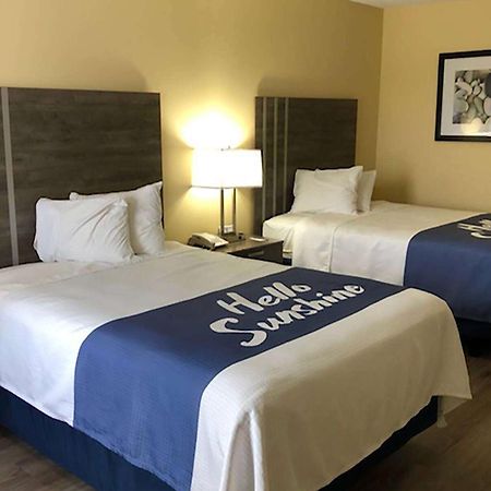 Days Inn By Wyndham Cape Carteret Exterior photo