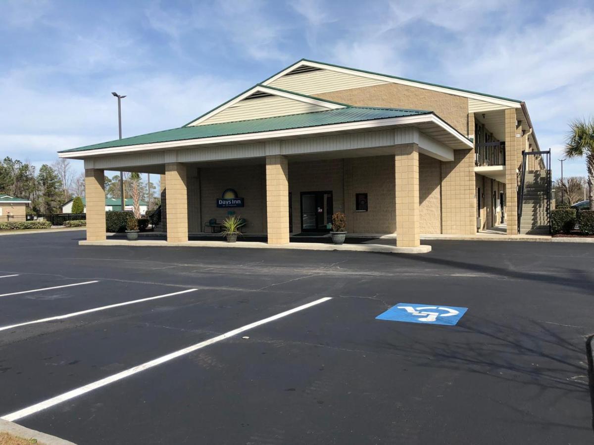 Days Inn By Wyndham Cape Carteret Exterior photo