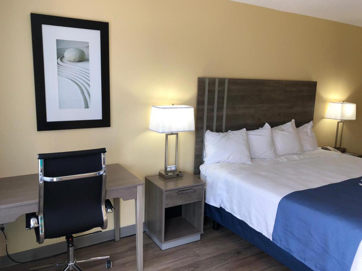 Days Inn By Wyndham Cape Carteret Exterior photo