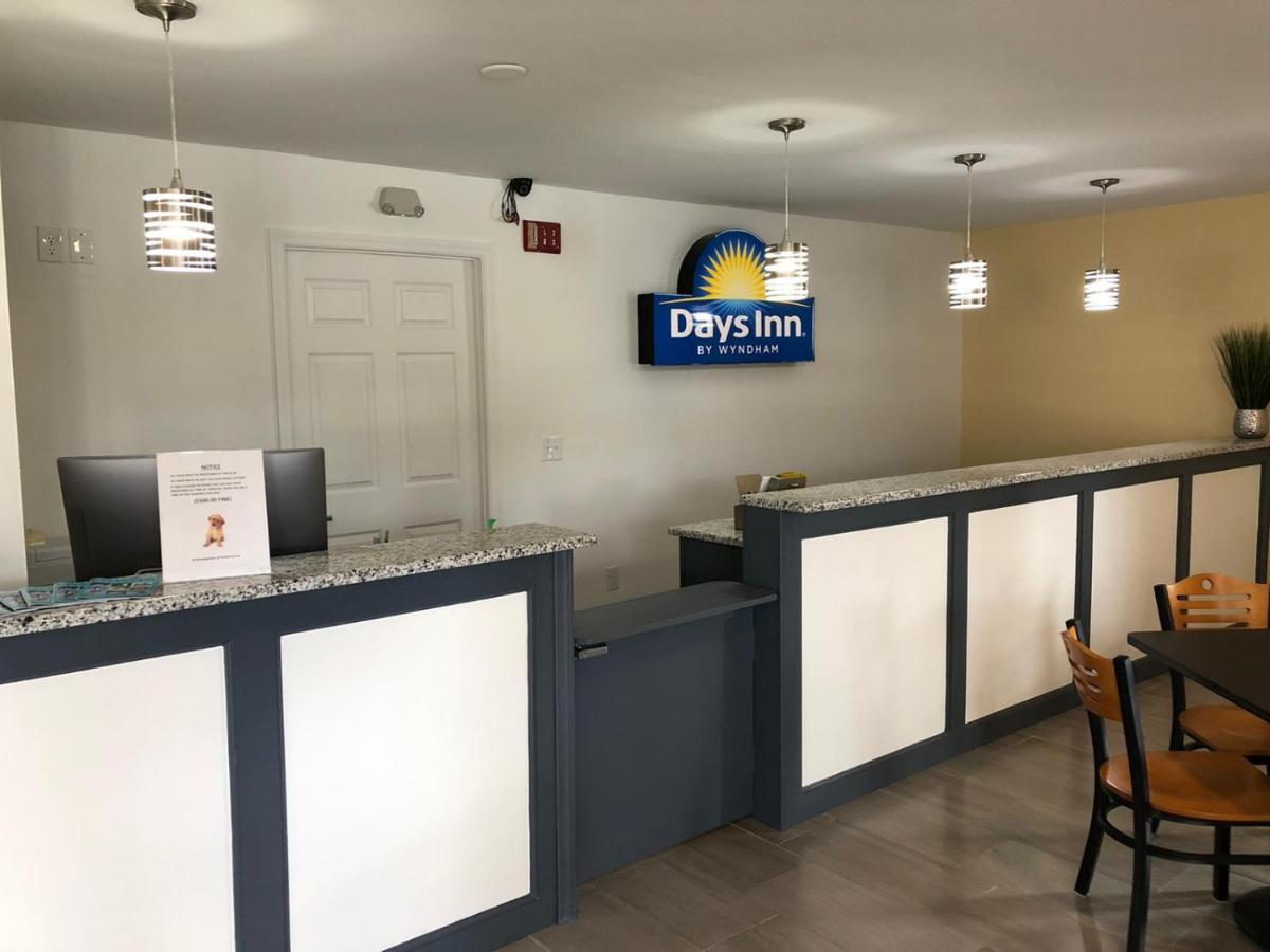 Days Inn By Wyndham Cape Carteret Exterior photo